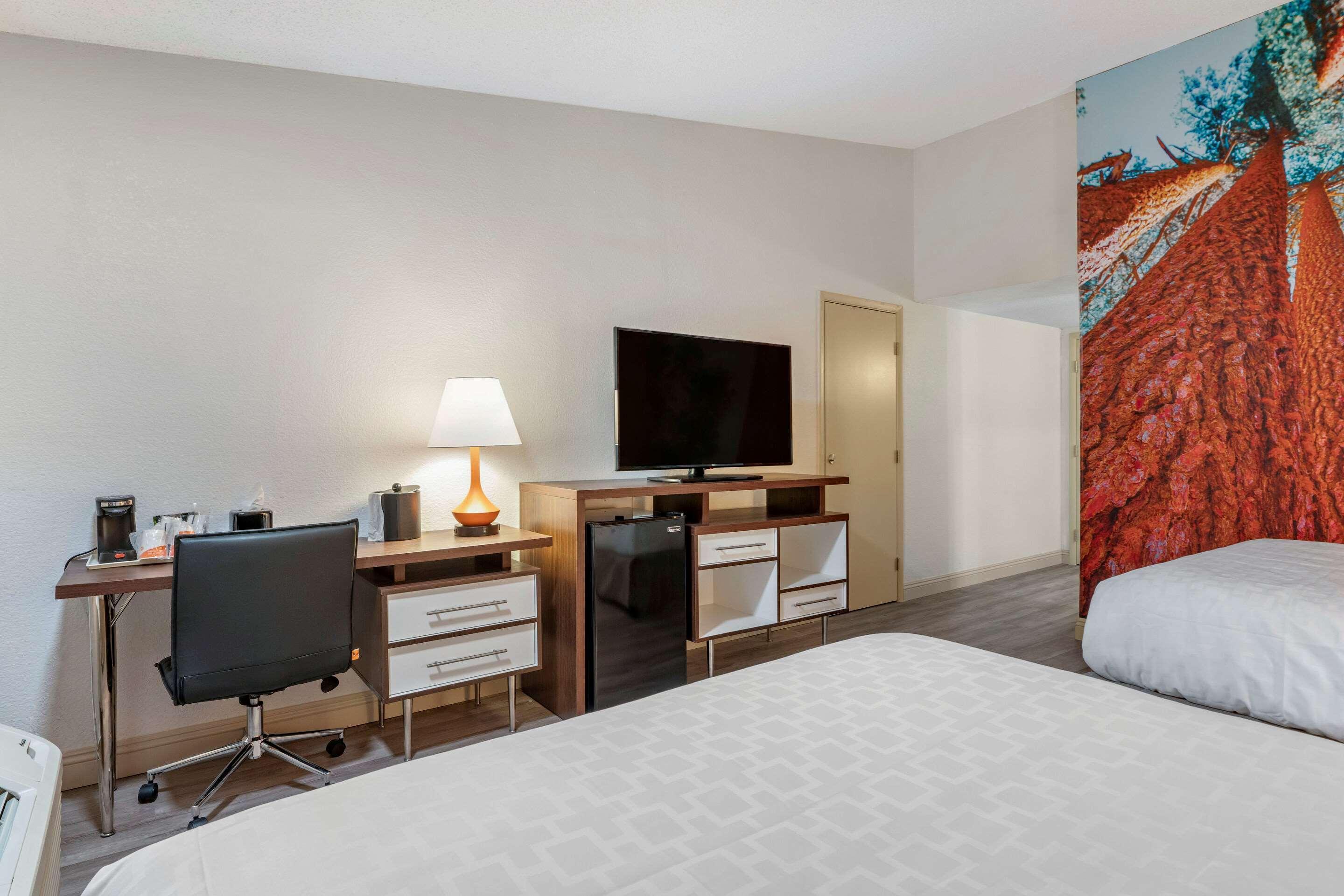 Hotel Clarion Pointe Fresno Near Yosemite Zewnętrze zdjęcie