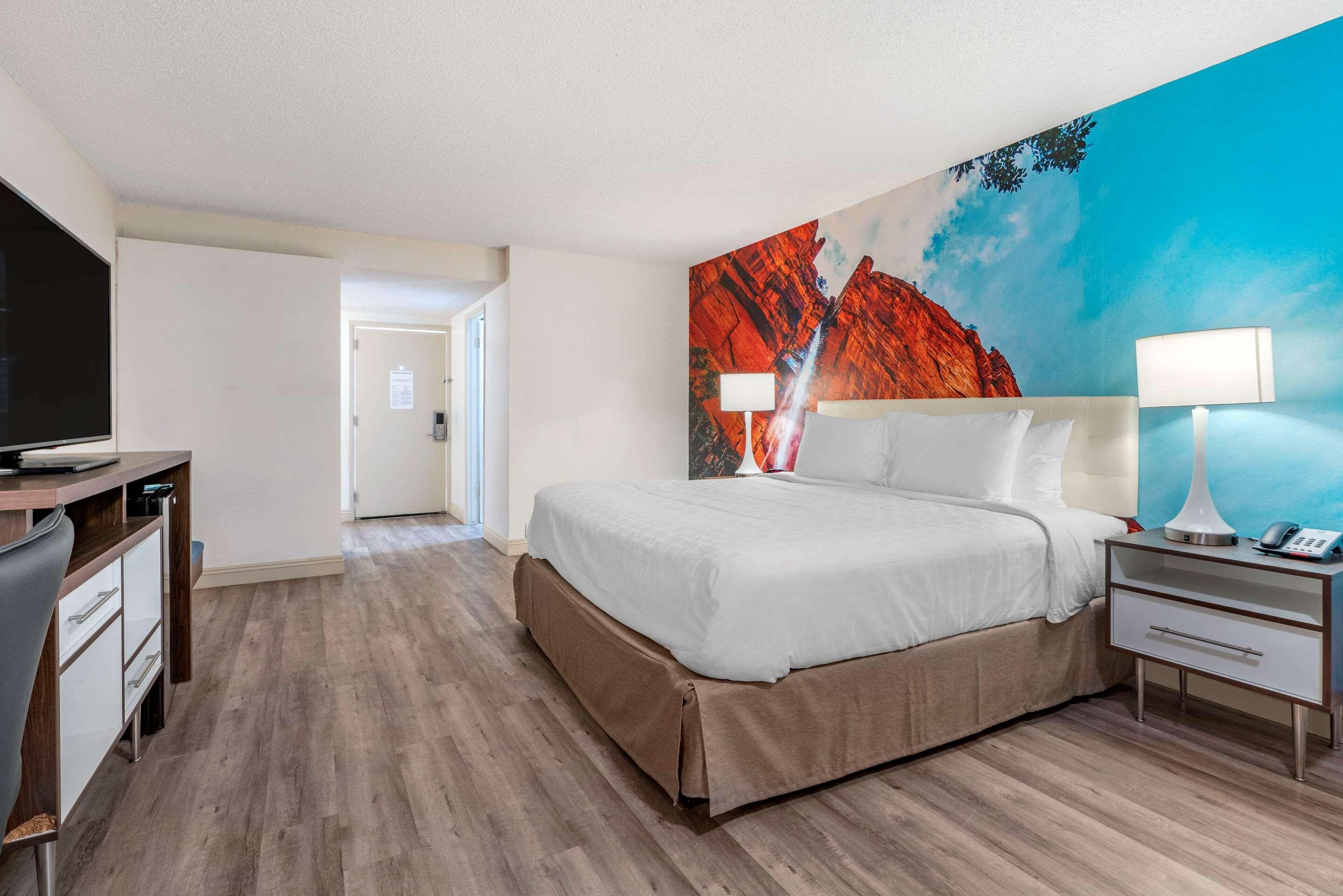 Hotel Clarion Pointe Fresno Near Yosemite Zewnętrze zdjęcie