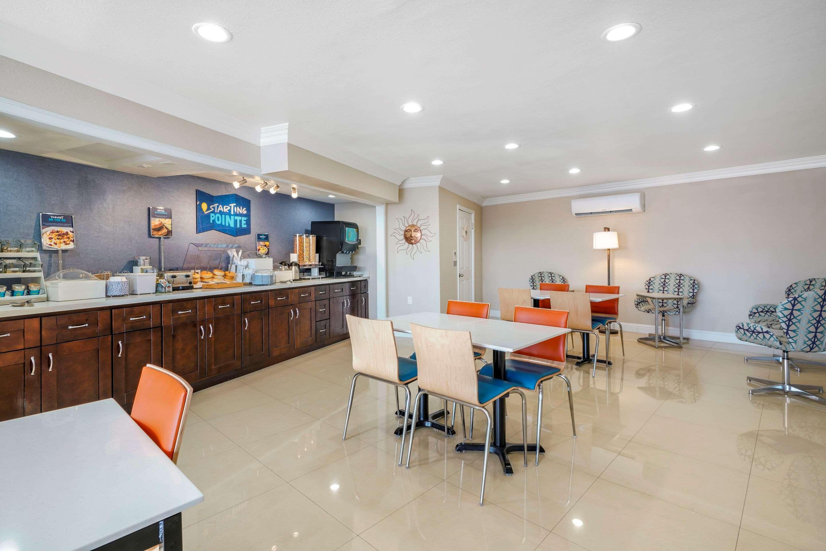 Hotel Clarion Pointe Fresno Near Yosemite Zewnętrze zdjęcie