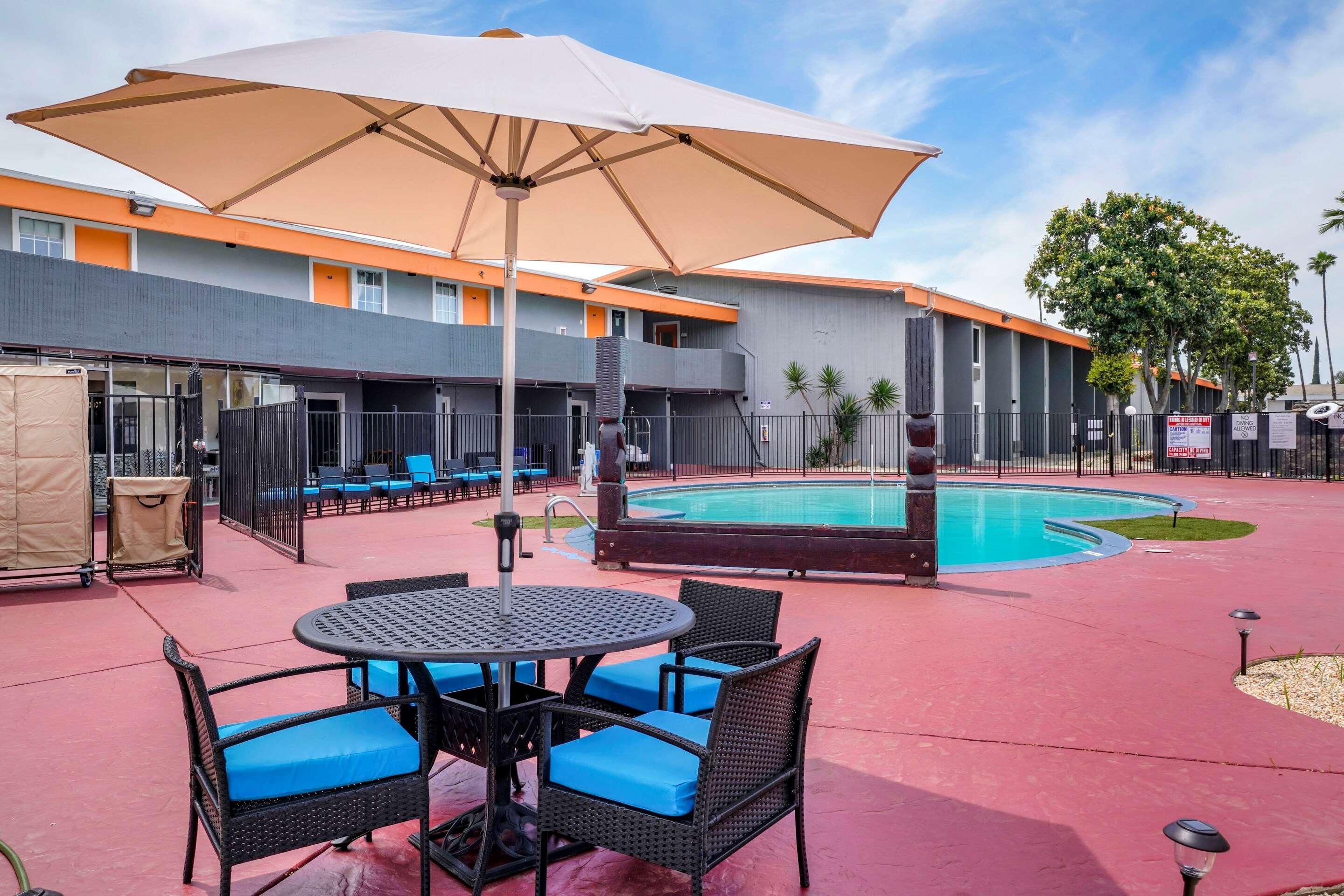 Hotel Clarion Pointe Fresno Near Yosemite Zewnętrze zdjęcie