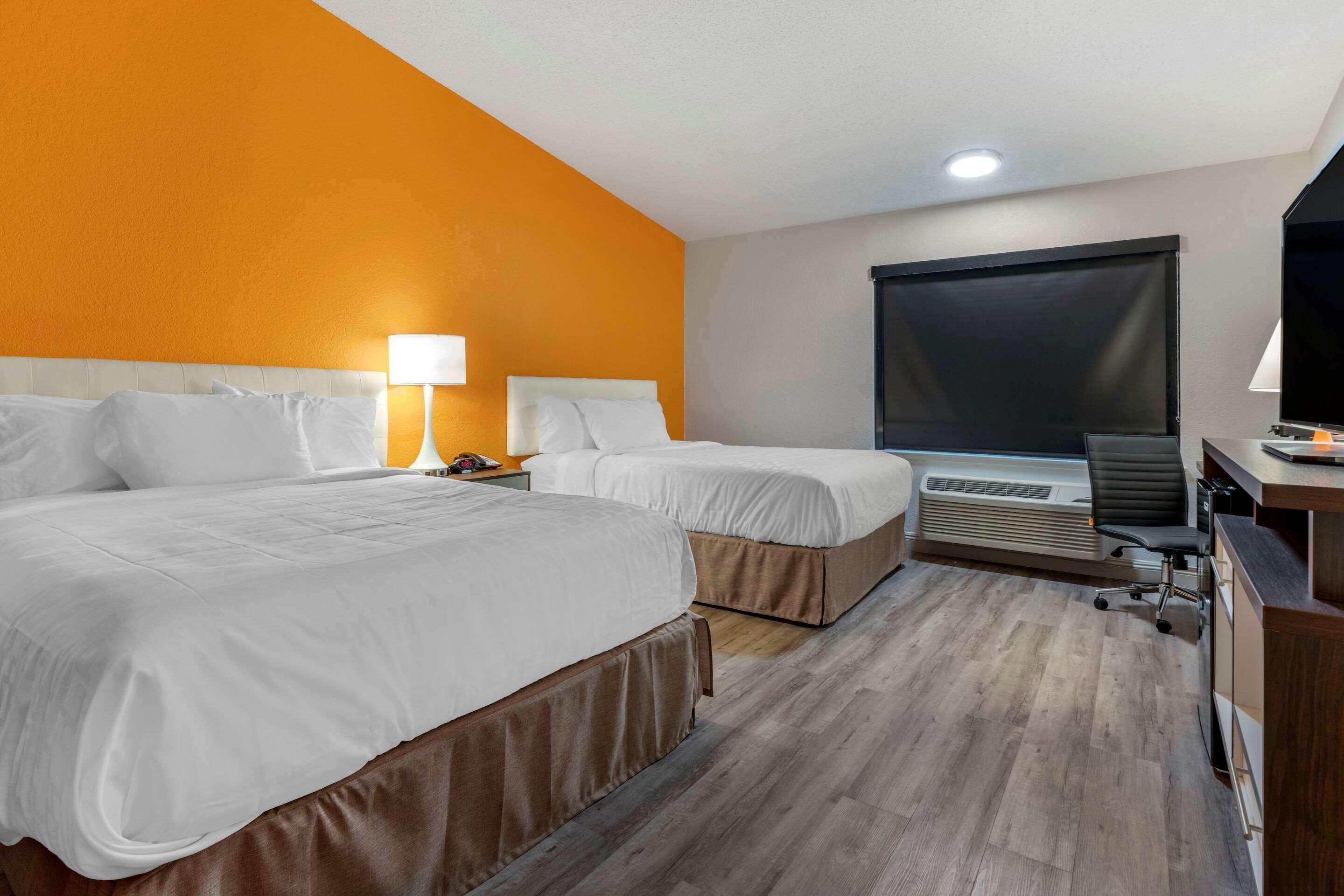 Hotel Clarion Pointe Fresno Near Yosemite Zewnętrze zdjęcie