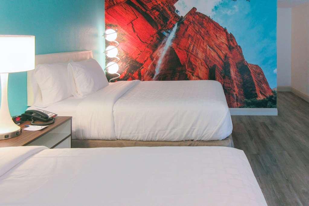 Hotel Clarion Pointe Fresno Near Yosemite Pokój zdjęcie