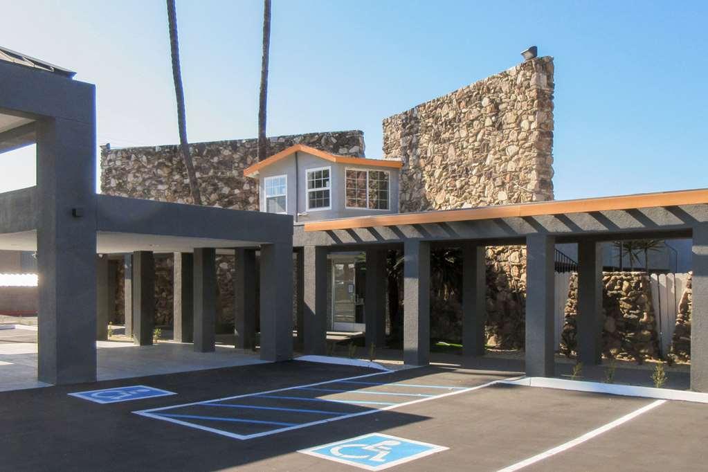Hotel Clarion Pointe Fresno Near Yosemite Zewnętrze zdjęcie