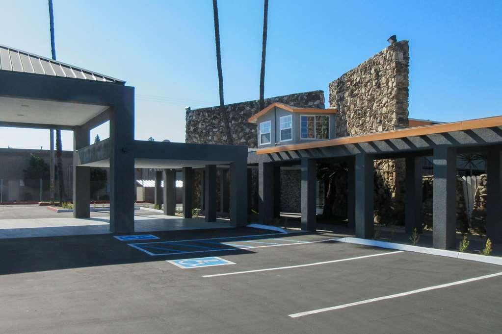 Hotel Clarion Pointe Fresno Near Yosemite Zewnętrze zdjęcie
