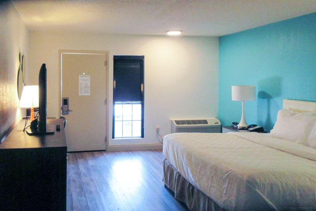 Hotel Clarion Pointe Fresno Near Yosemite Pokój zdjęcie