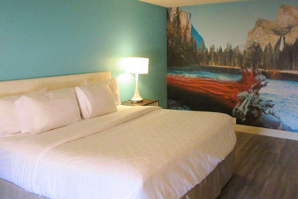 Hotel Clarion Pointe Fresno Near Yosemite Pokój zdjęcie